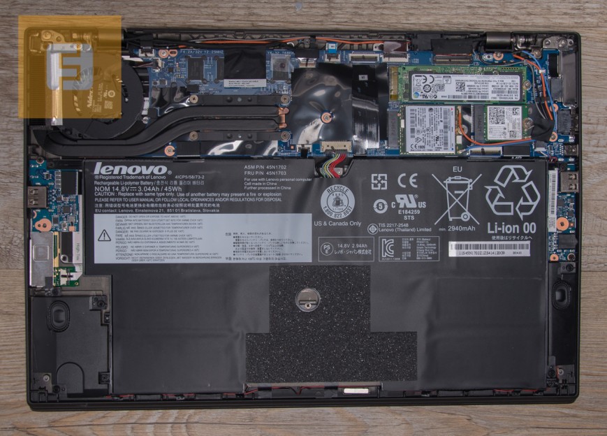 Lenovo ThinkPad X1 Carbon 2014 со снятой крышкой
